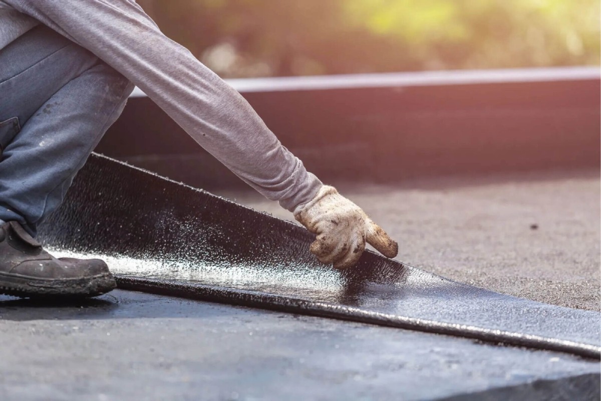 8-Tips-for-Maintaining-a-Flat-Roof