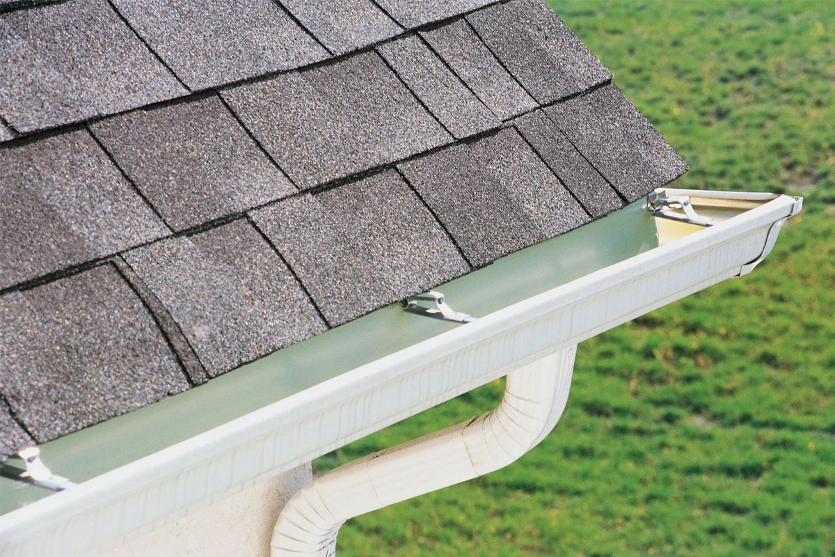 10 Essential Roof Maintenance Tips for New Homeowners