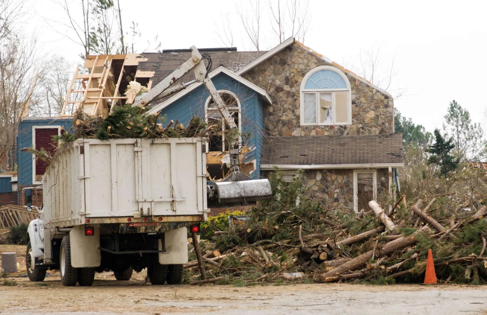 Damage Control Why You Should Let the Experts Handle Storm Aftermath